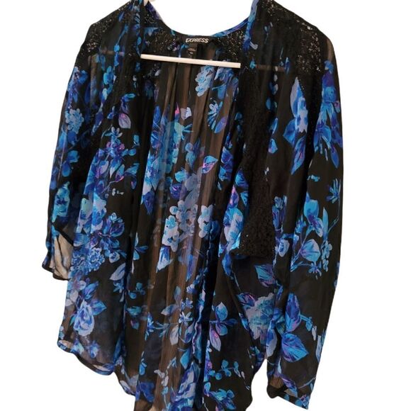 Express Floral Lace Short Sheer Kimono - Picture 6 of 16
